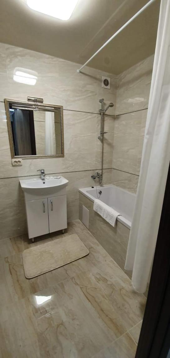 затишна біля парку відродження Apartment Ternopil